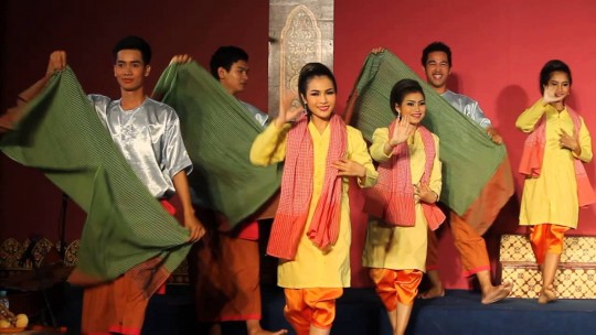 Robam Krama Khmer (Khmer Scarf Dance)