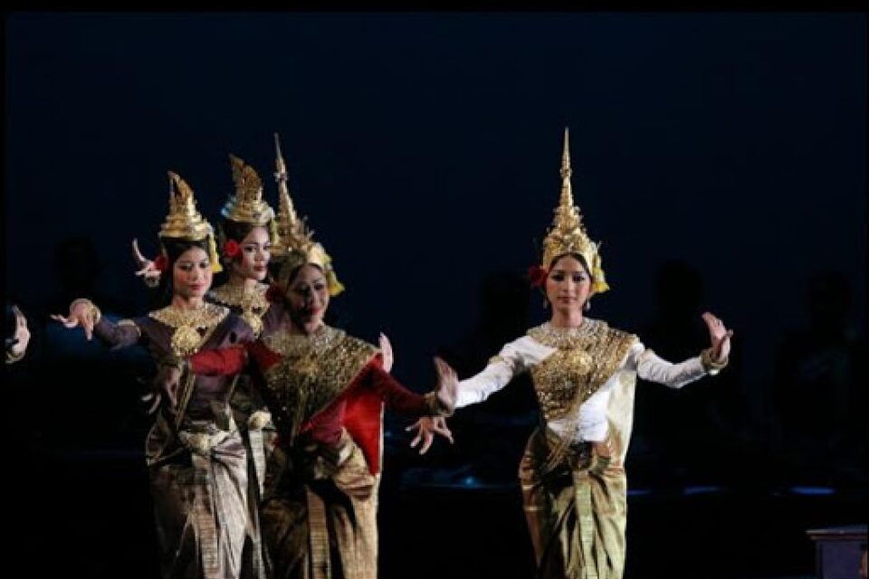 Lakhaon Poul Srei (Female Masked Theatre)