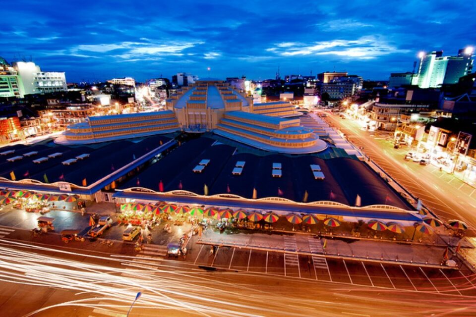 Central Market (Psar Thom Thmei) View at early Night © FRESHNEWS