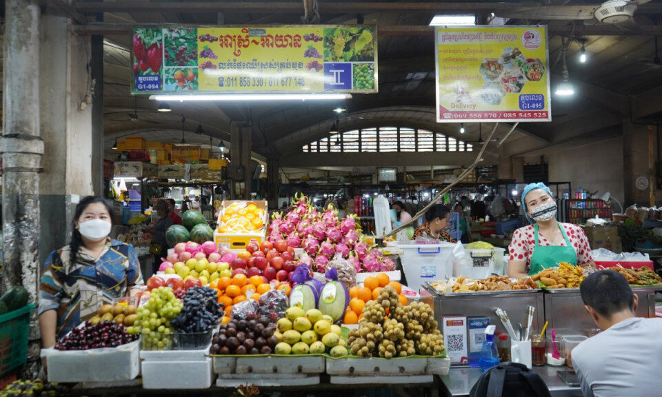 Central Market  (Phsar Thom Thmei) Hawkers areas © Thira