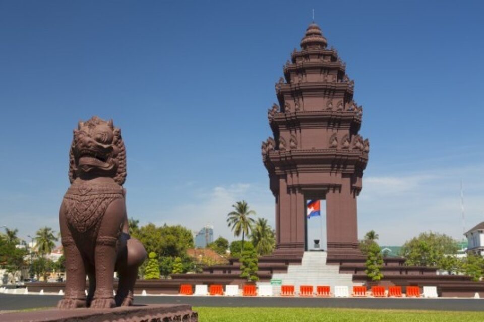 Independence Monument © Bank-IntoCambodia