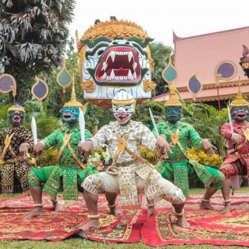 Lakhaon Khaol (Male Masked Theatre)